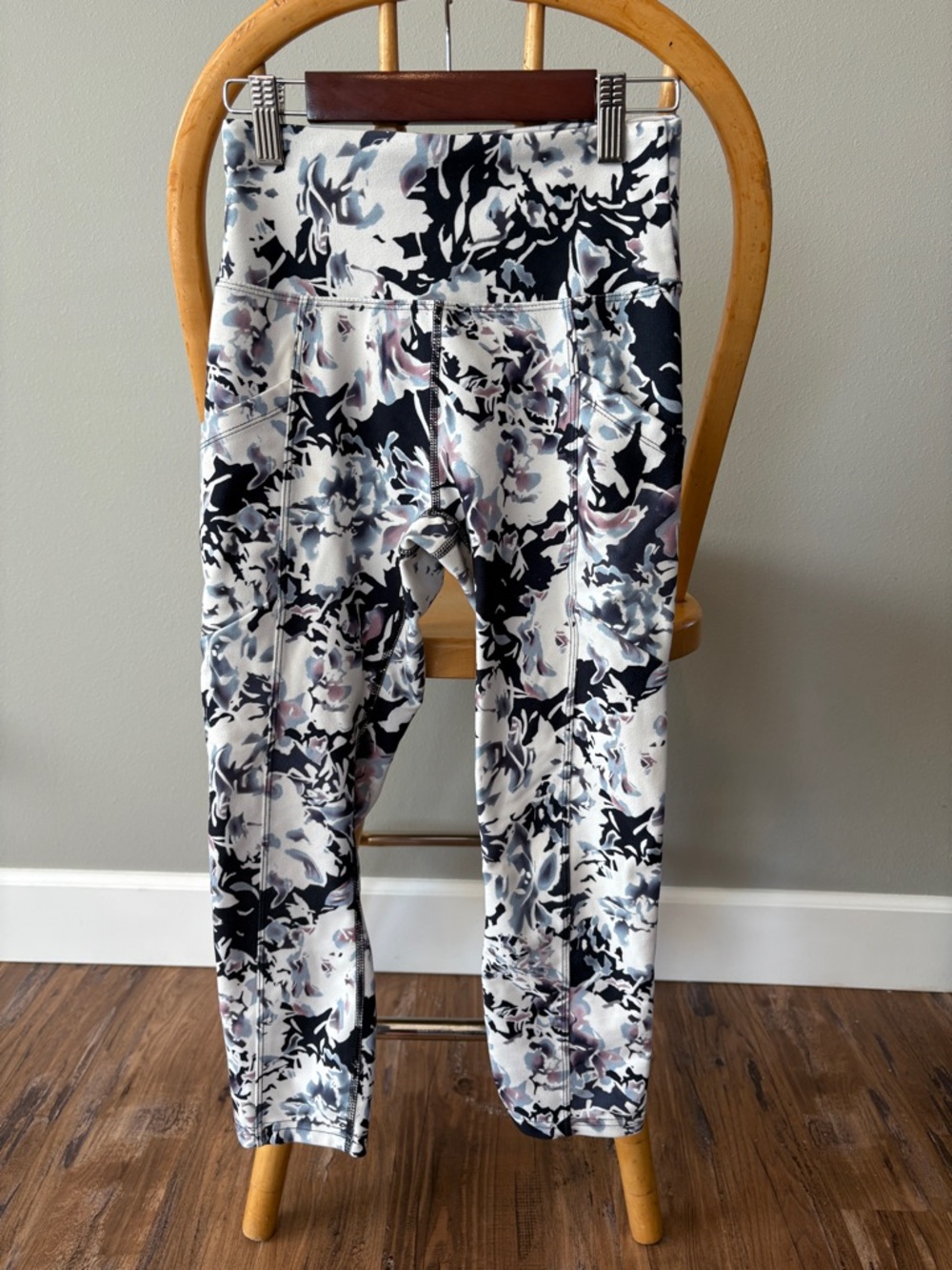 Floral Print Active Capri Leggings - Black, White & Lavender